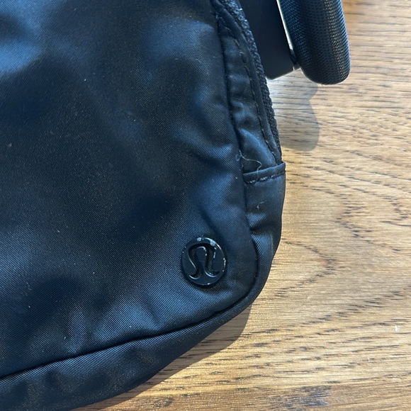 Lululemon Black Belt Bag - Picture 2 of 3